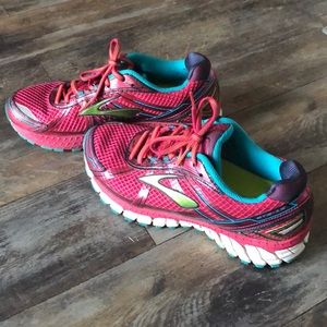 Brooks Adrenaline GTS Women’s running shoe size 10